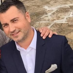 Meet your Posher, Adrian